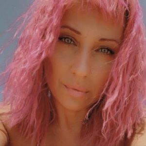 Meet your Posher, Eva